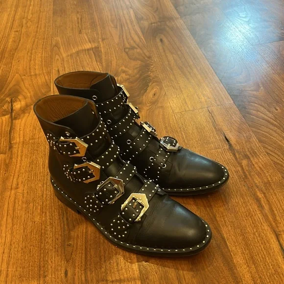 Givenchy Prue Black Leather Buckle Boot - Picture 11 of 14